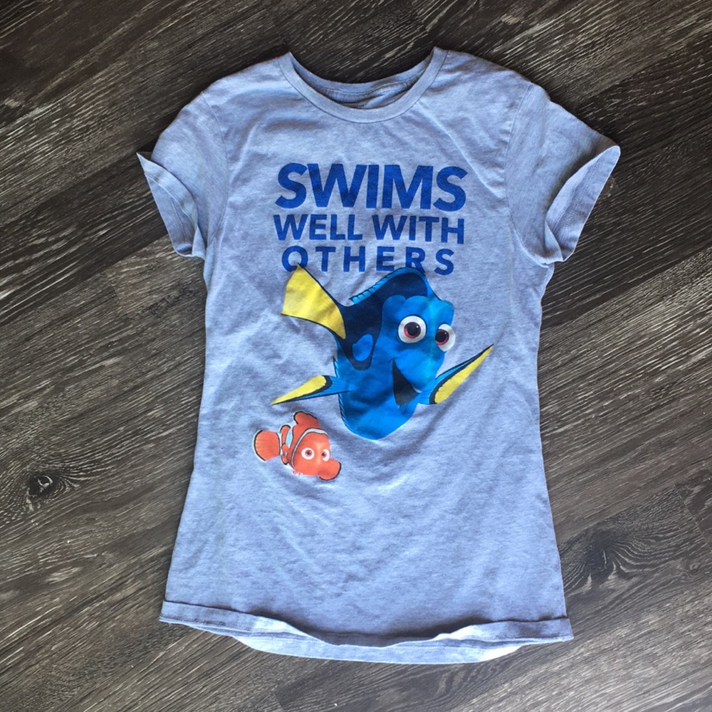 Finding Nemo / Dory small women’s t shirt